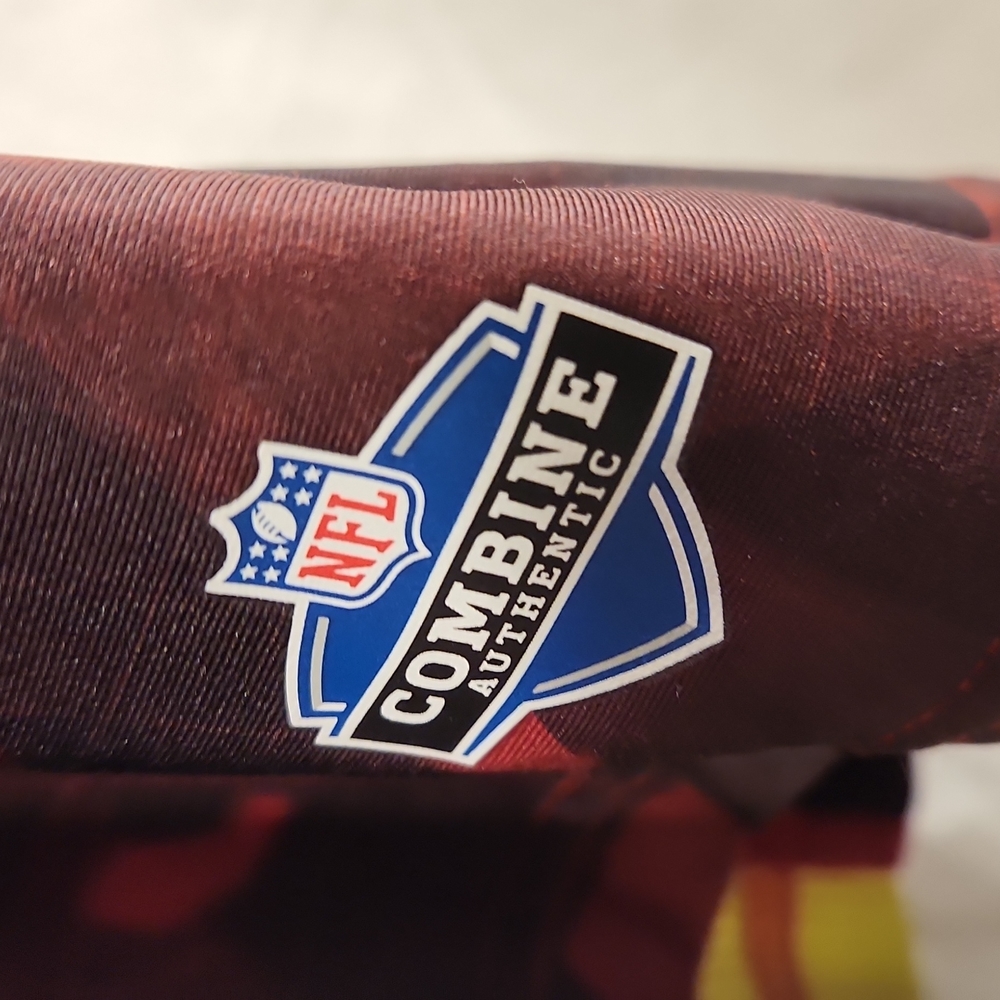 UNDER ARMOUR SHIRT - Picture 4 of 8